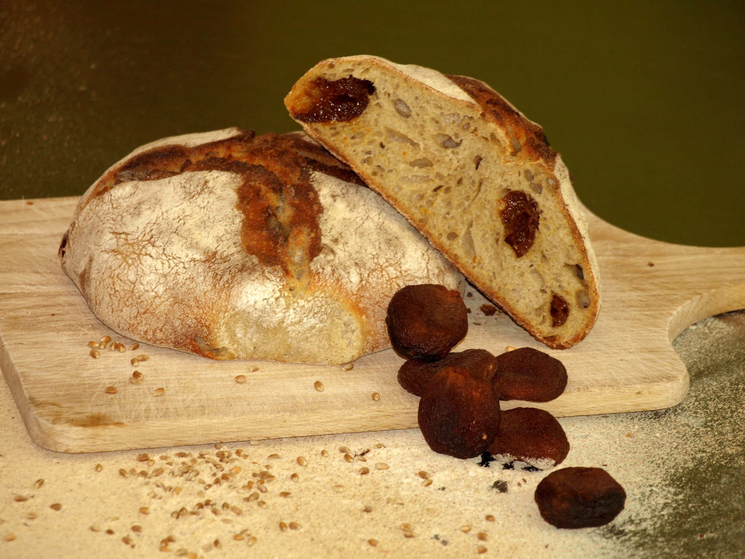 Pain aux abricots secs