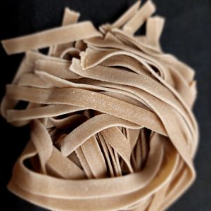 Photo de fettuccine de blé et d'orge